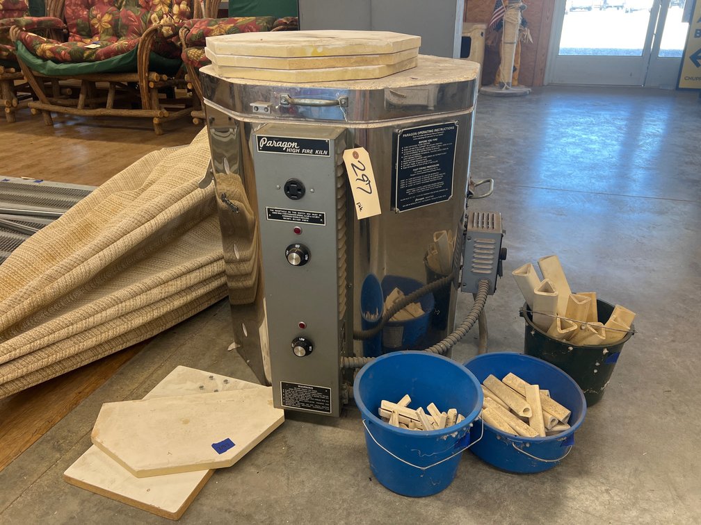 Paragon High Fire Kiln w/Accessories