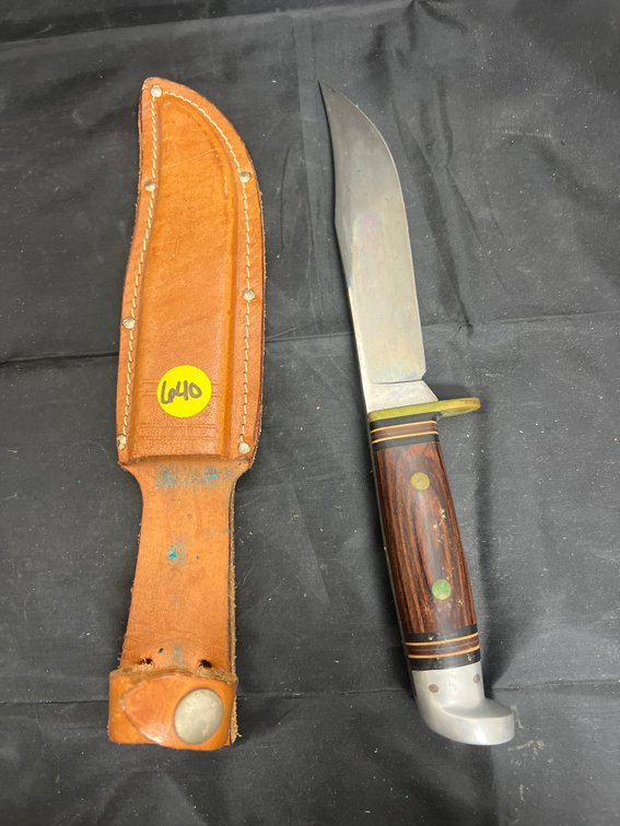 Fixed Blade Knife in Leather Sheath