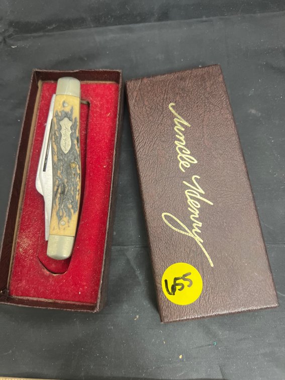 Uncle Henry 3-Blade Folding Knife in box