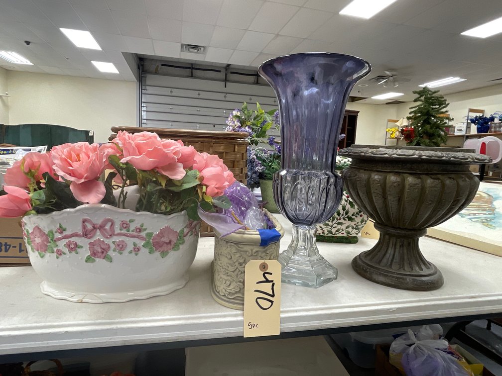 5 Pcs - Planters & Vases