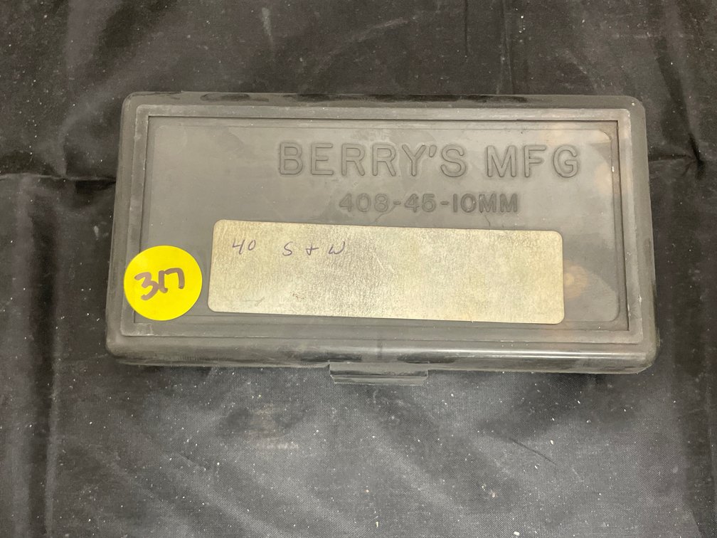 Plastic Case w/Winchester 40 S&W 5 Rounds