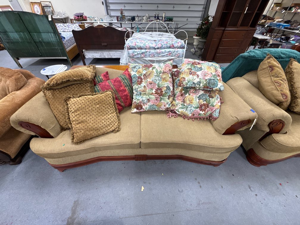 Cloth Upholstered Sofa w/Pillows