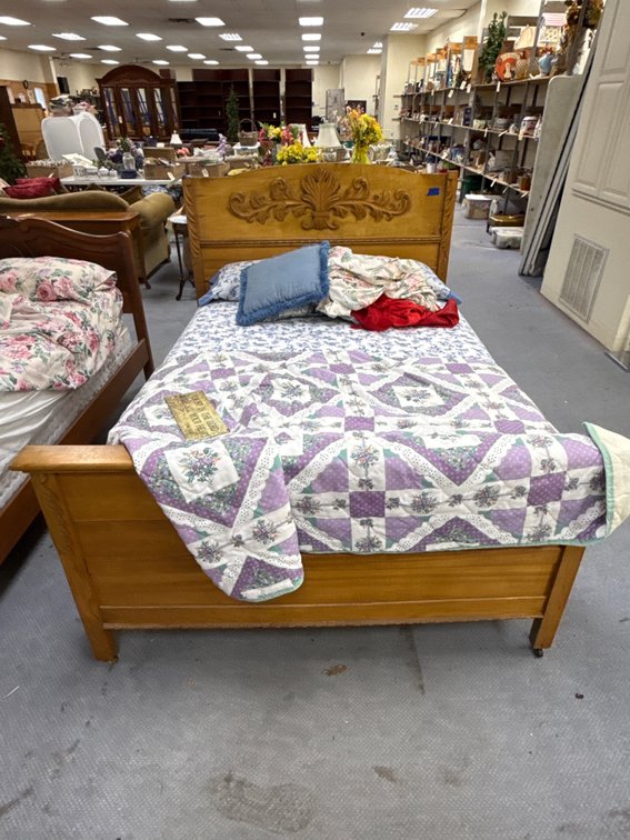 Vintage Wood Bed w/Mattress & Box Spring - Linens 57"W