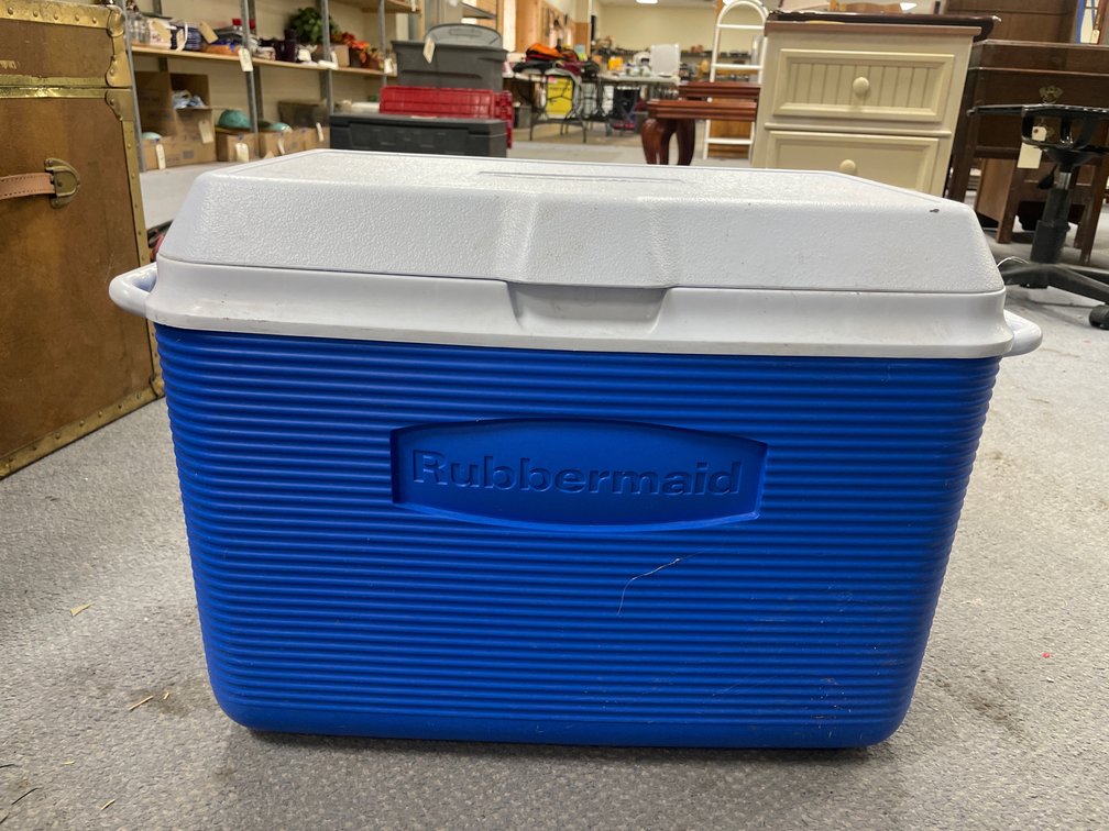 Rubbermaid Insulated Ice Chest