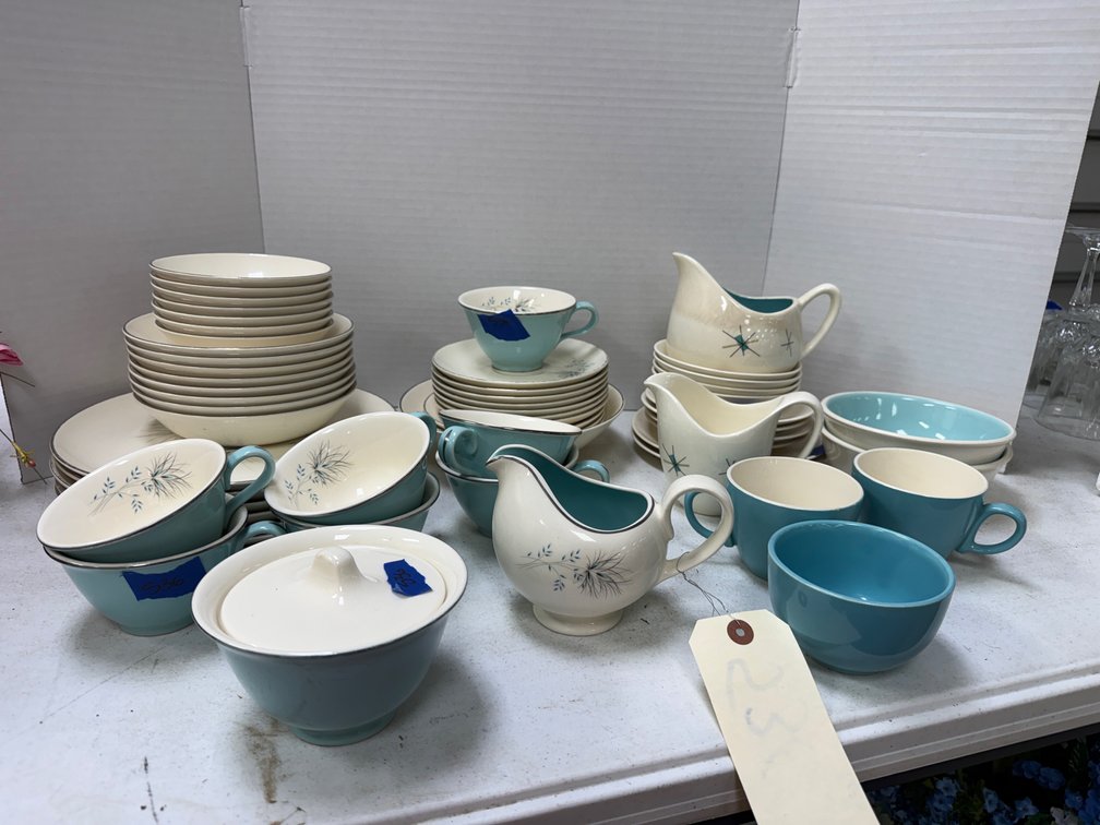 China Dinnerware & Serving Pcs