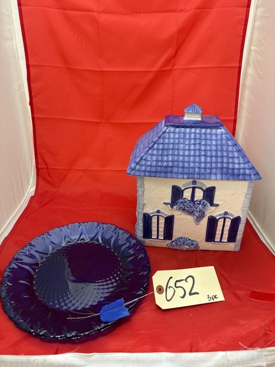 Certified Int'l Cookie Jar & 2 Avon Plates
