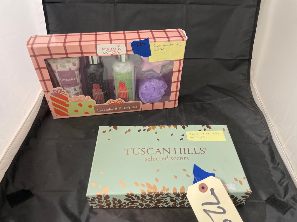 2 Pcs - Tuscan Hills Scent Set & Frieda & Joe Gift Set