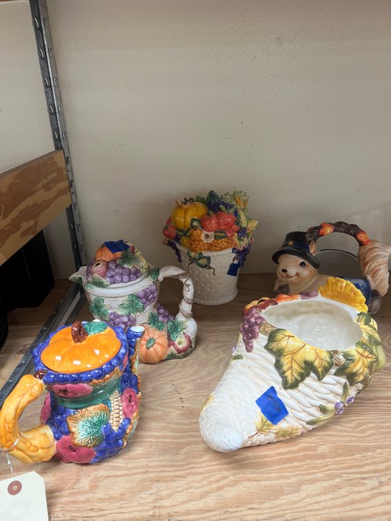 5 Pcs - Decorative Teapots & Planters
