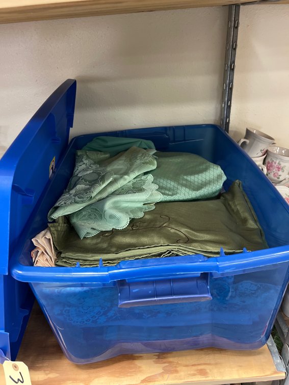 Tablecloths - Linen Napkins & More in Plastic Bin w/Lid
