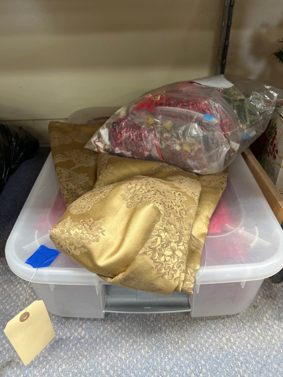 Tablecloths - Placemats & More in Plastic Bin w/Lid