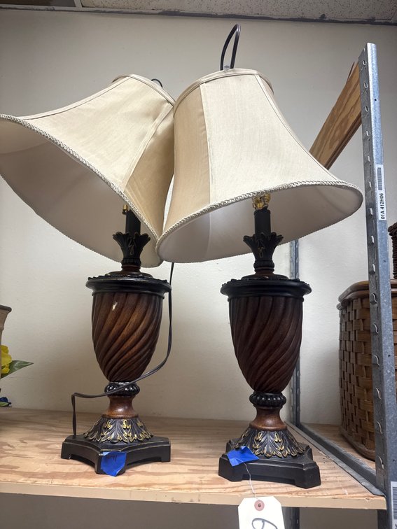 Pair Matching Table Lamps w/Shades