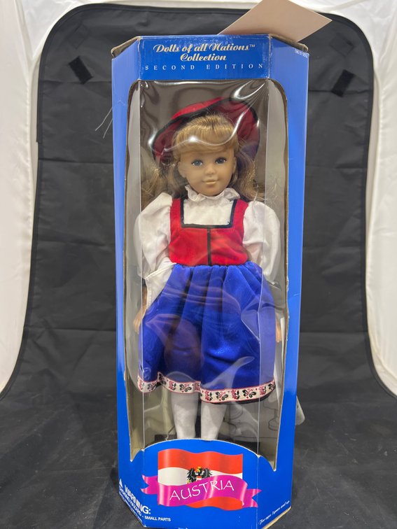 Dolls of All Nations Austria in box
