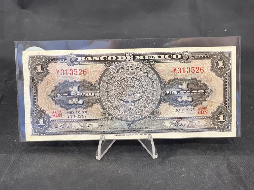 1967 Series BDN Un Peso Mexico Note Sol Emblem Obverse About Uncirculated