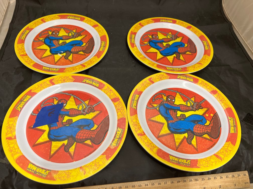 4 Pcs - Plastic Spiderman Plates