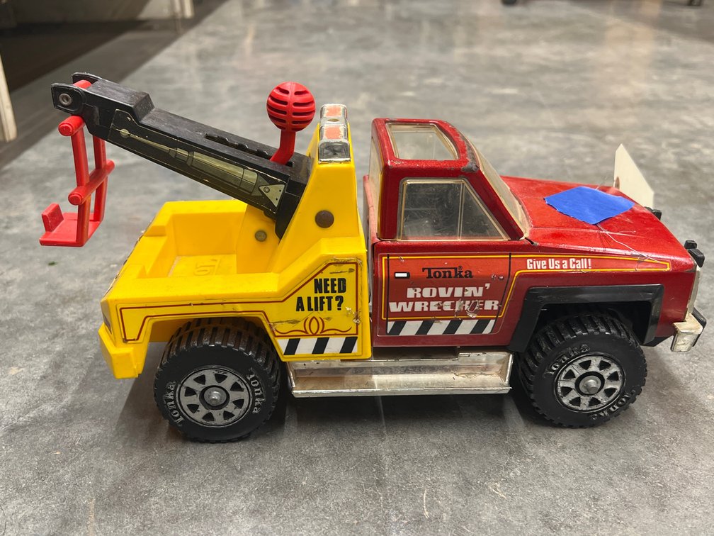 Metal & Plastic Tonka Tow Truck