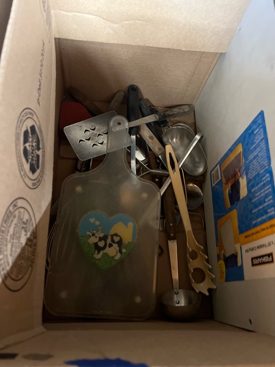 Assorted Kitchen Utensils