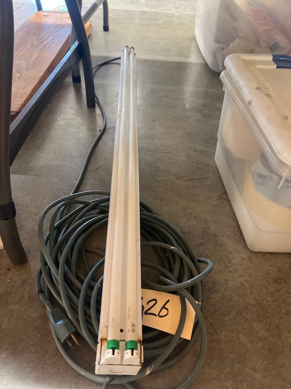 Light Fixture w/Extension Cord 48"