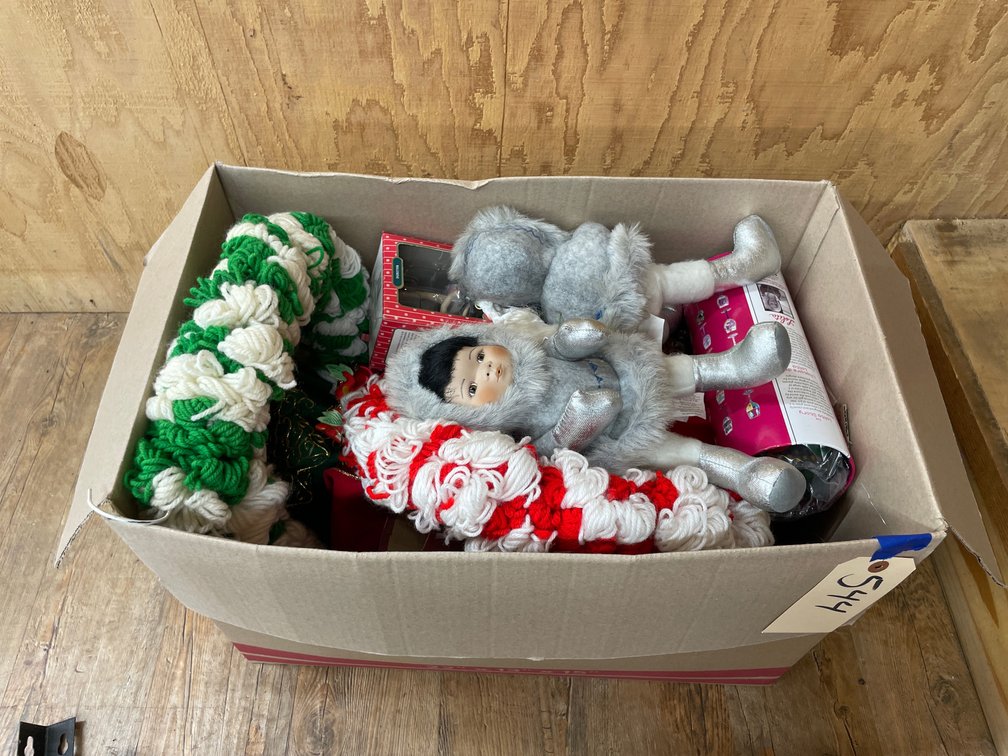 Crocheted Wreaths - Christmas Ornaments - Figurines & More