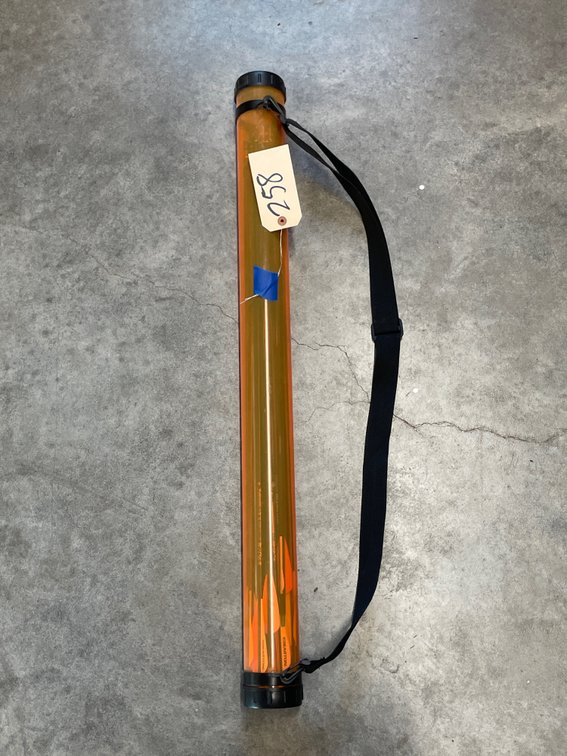 Assorted Carbon Arrows w/Tips - Broad Heads in Plastic Carrying