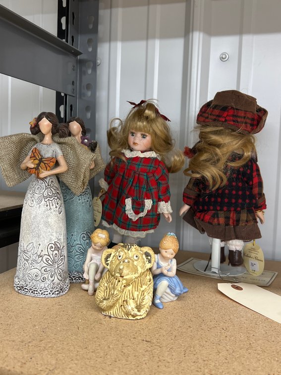 Barbara Lee Porcelain Dolls & Figurines
