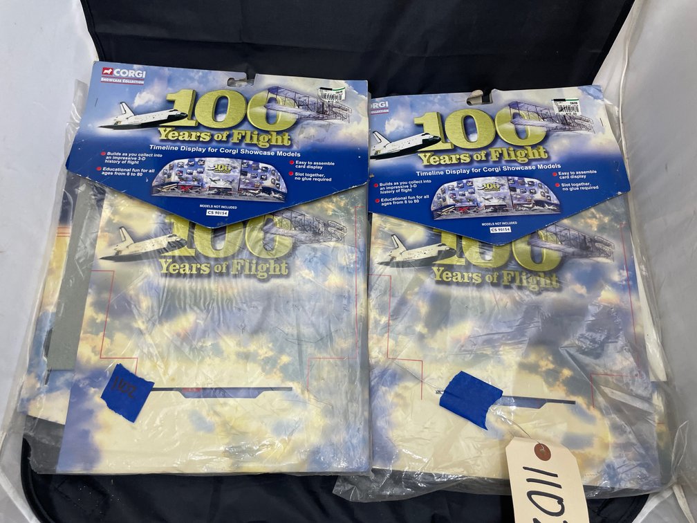 2 Pcs - Corgi Showcase 100 Years of Flight