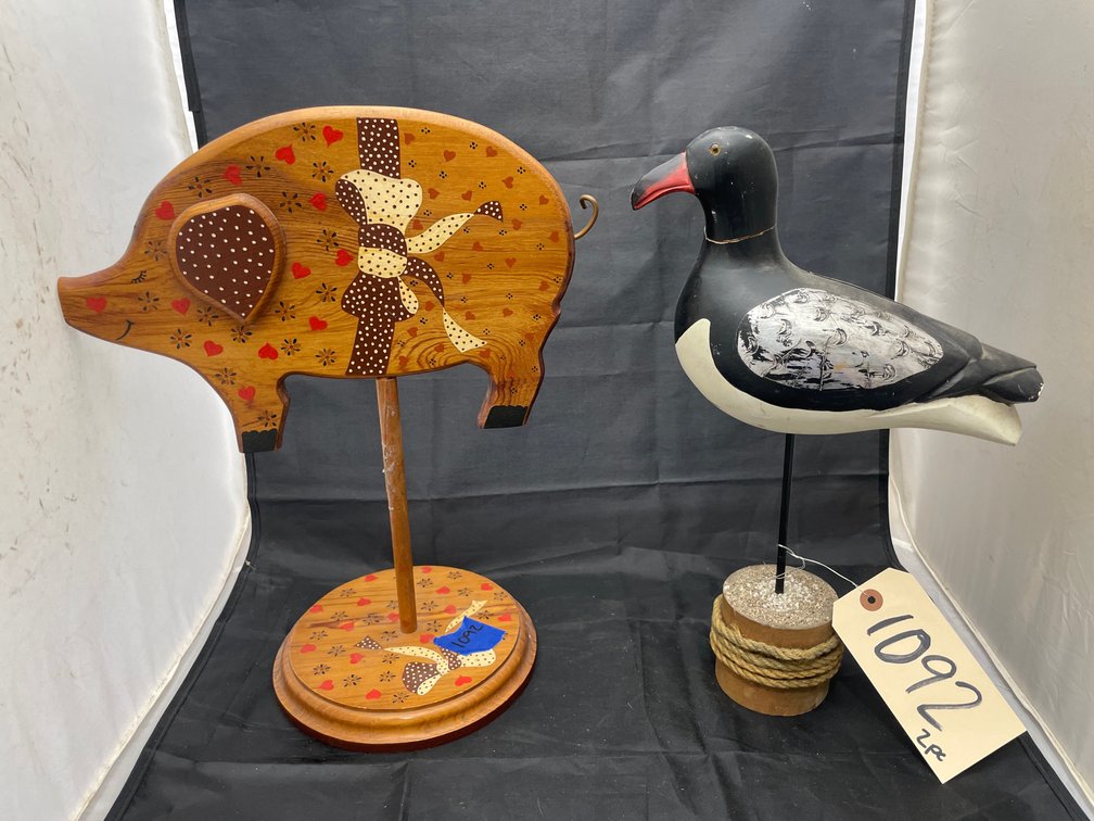 2 Pcs - Wooden Pig Decor & Wooden Bird Statue - As Is