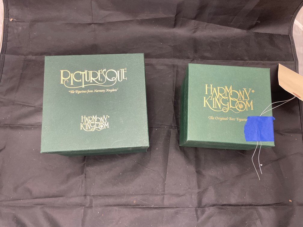 2 Pcs - Picturesque Harmony Kingdom Figurine in box &