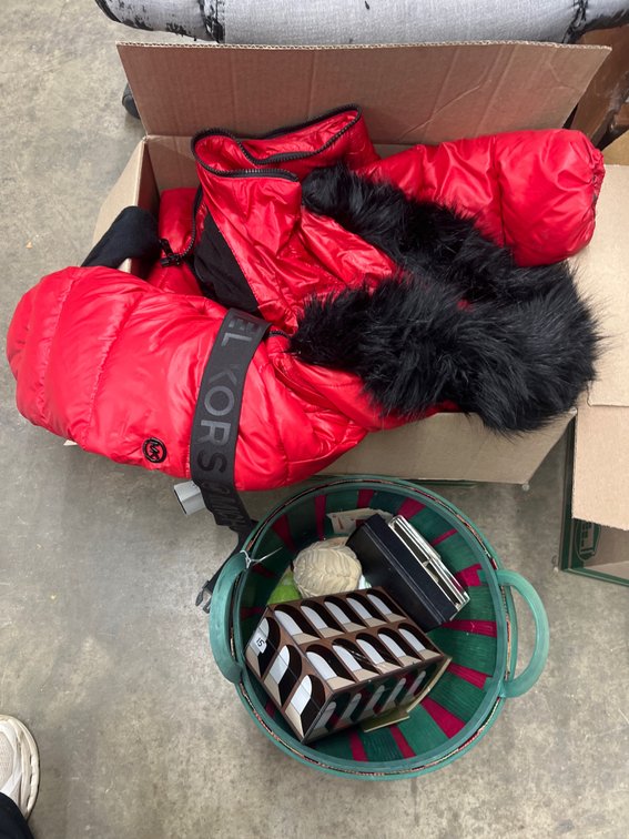 Michael Kors Puffer Jacket Sz M - Moccasins - Keepsake Box