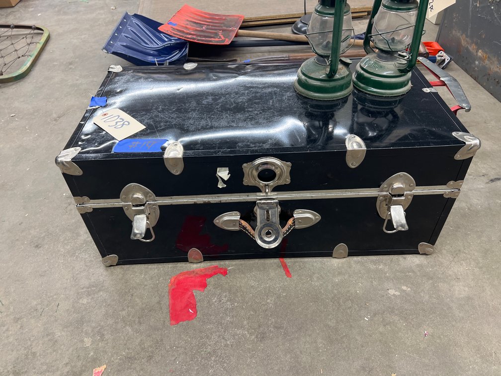 Metal Trunk 30"L x 16"W x 12"W