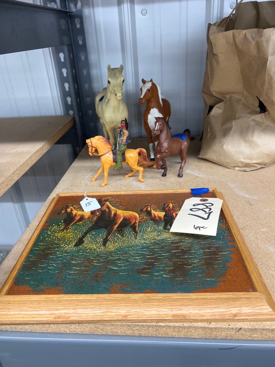 Wooden Horse Decor 12"x10" & 4 Horse Figurines