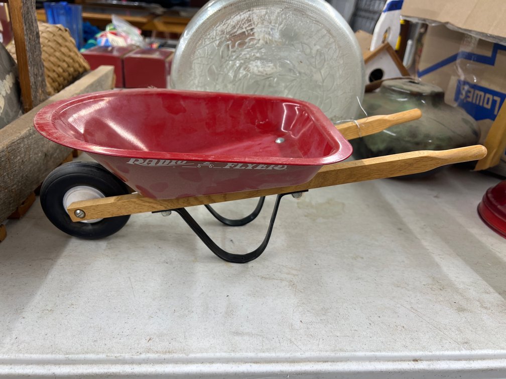 Radio Flyer Mini Wheelbarrow