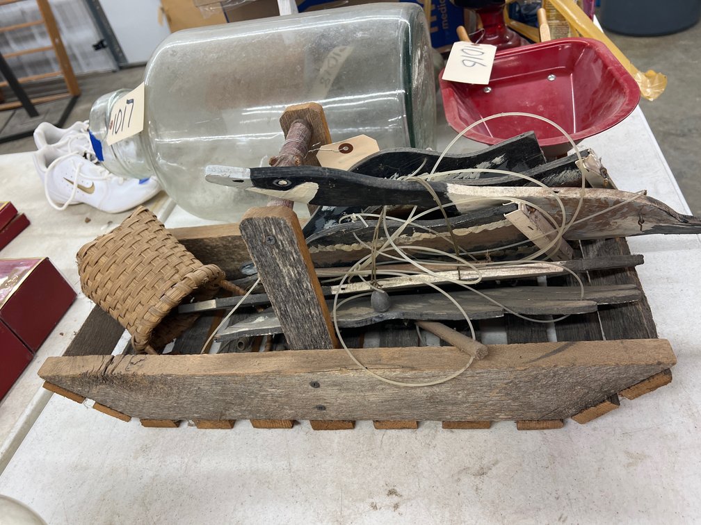 Hanging Goose Decor & Wooden Basket 23"x9"