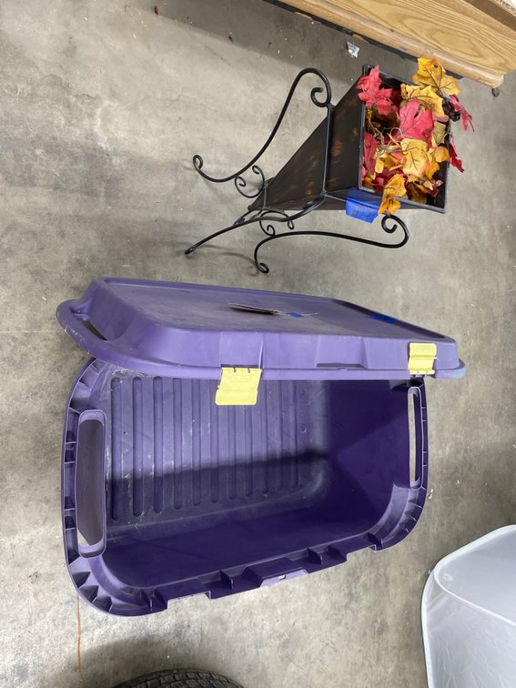 Plastic Tote w/Lid & Metal Vase in Stand