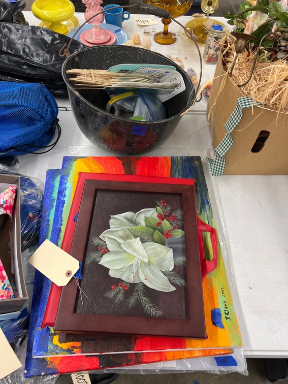 6 Pcs - Paintings - Cutting Board & Stadium Cushion  - Enameled Pot