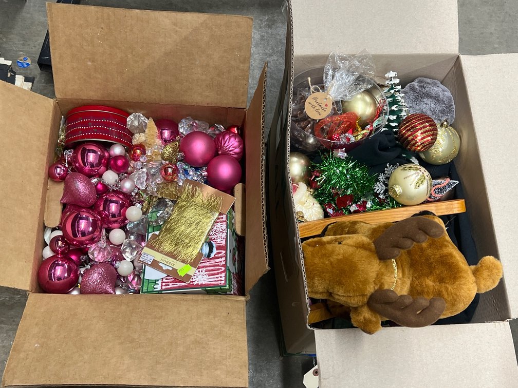 2 Boxes of Plush Toys - Ornaments - Christmas Decor