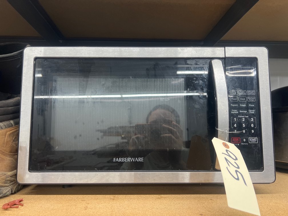 Farberware Microwave Oven 20"L x 14"W x 12"H