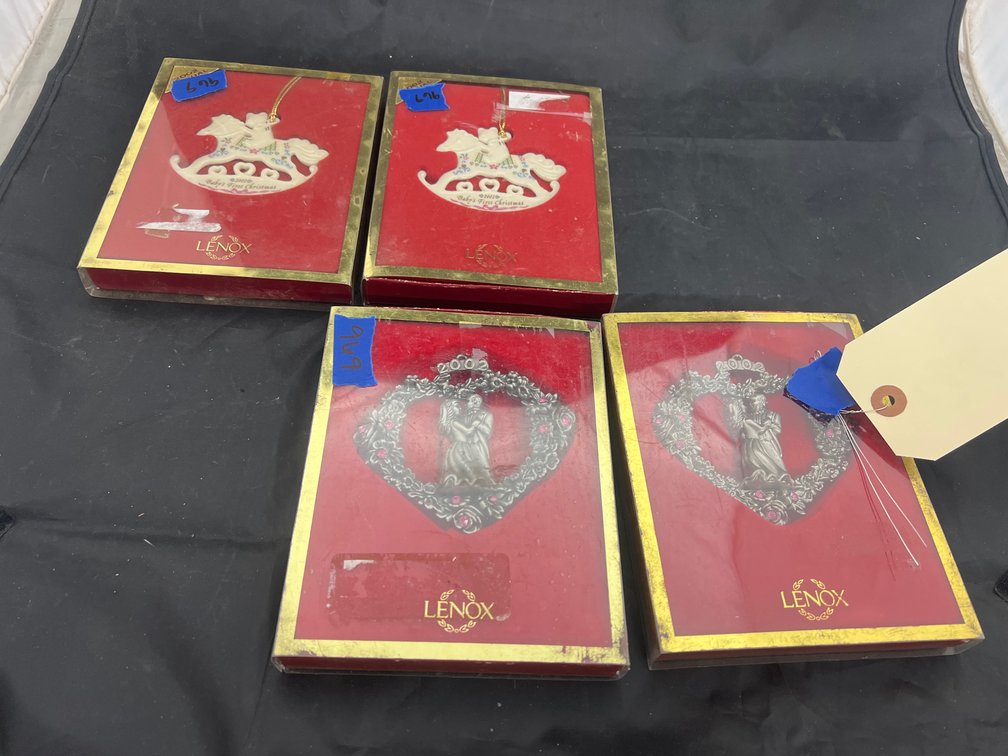 4 Pcs - Lennox Christmas Ornaments