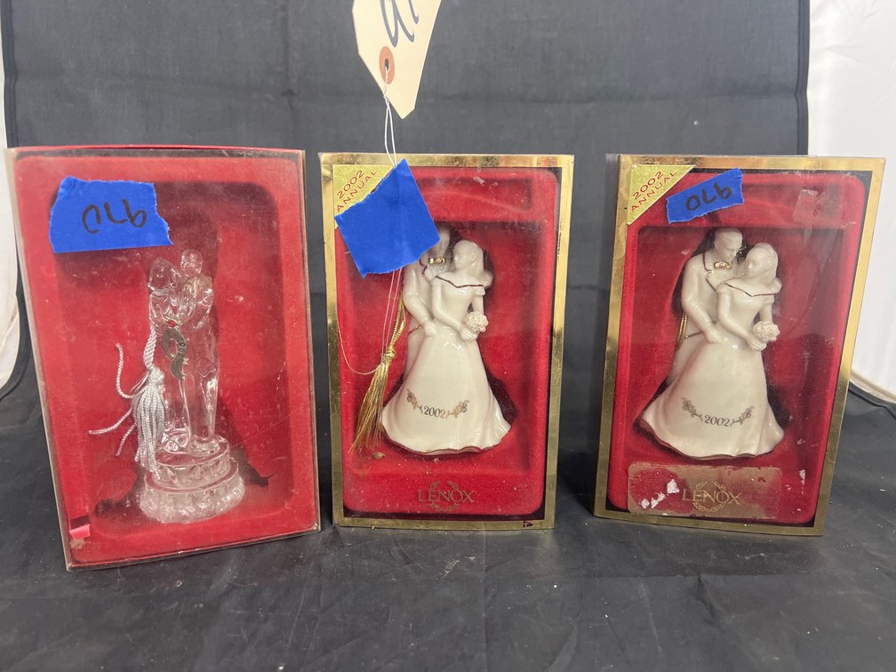 3 Pcs - Lennox Christmas Ornaments