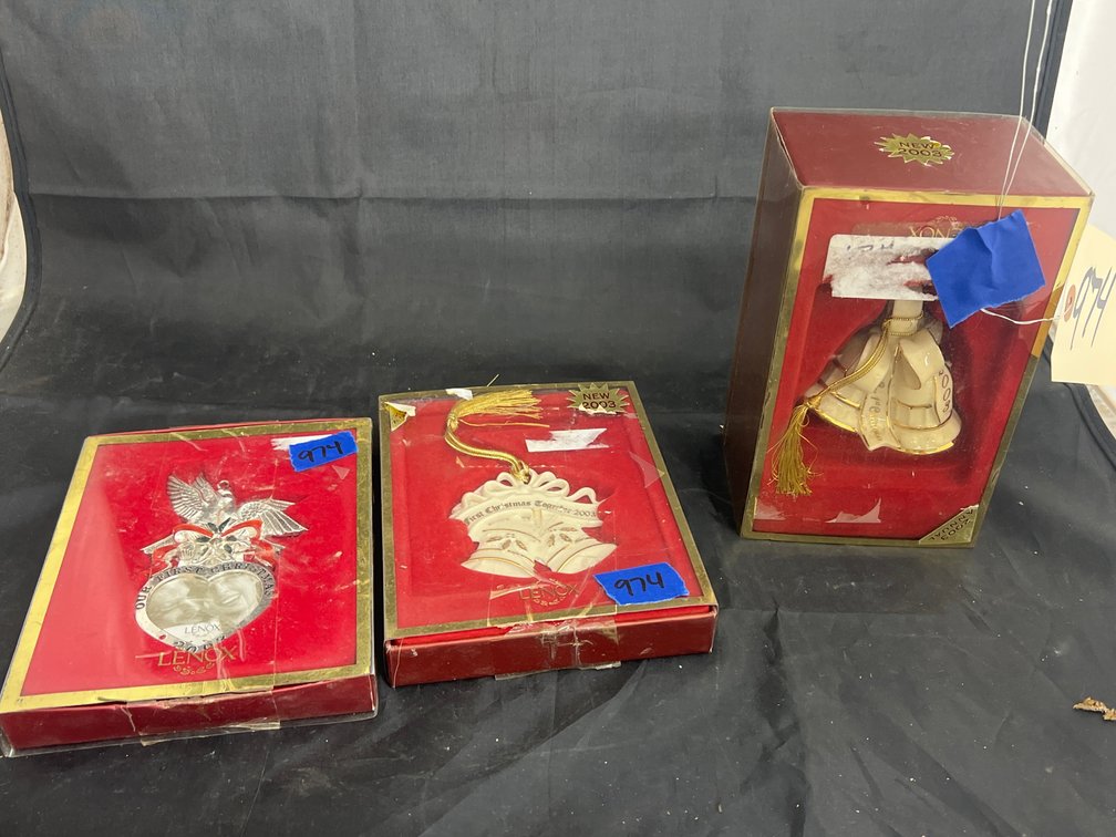 3 Pcs - Lennox Christmas Ornaments