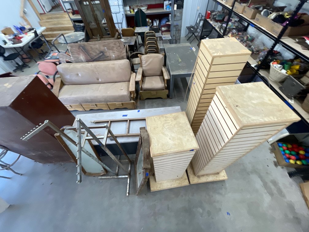 8pc - Wooden Display Racks, Clothes Rack & Mirrors