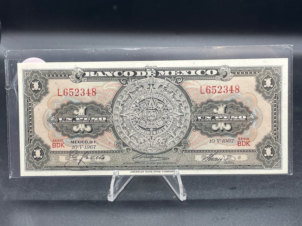 1967 Series BDE Un Peso Mexican Bank Note Sol Emblem Obverse CH UNC.