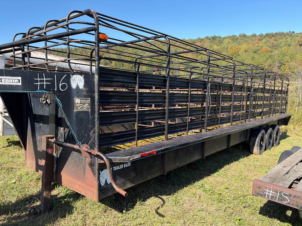 32’ Gooseneck Cattle Trailer