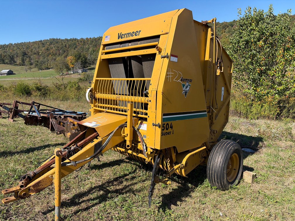 Varmeer Round Baler