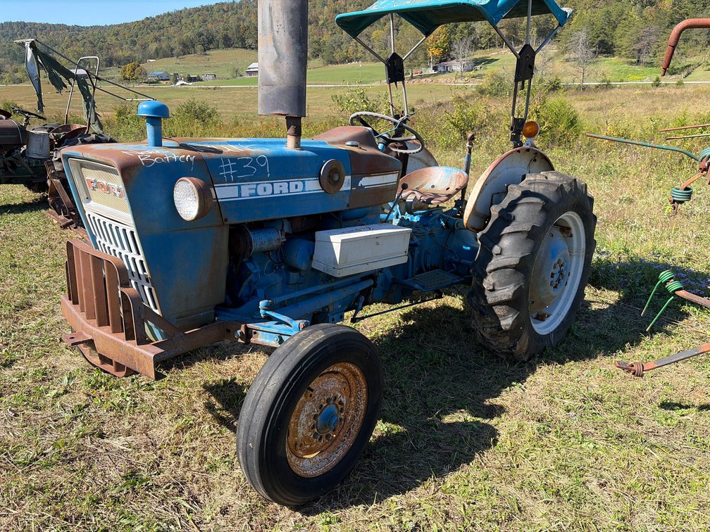 Ford 2000 Tractor