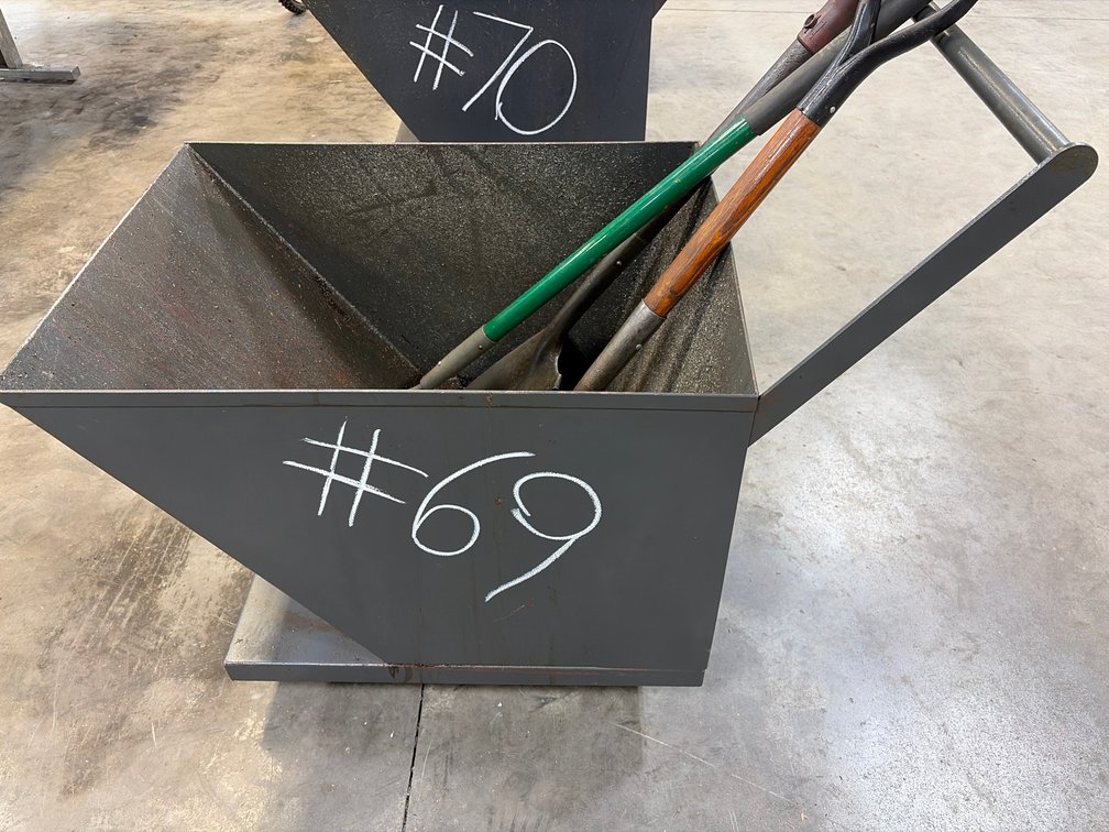 Dump hopper