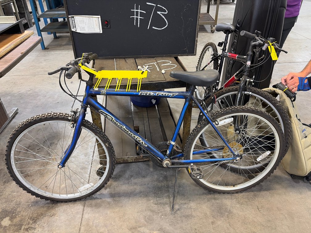 Heavy duty shop cart and miscellaneous items.