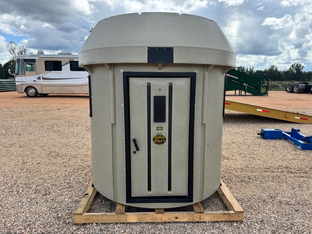Uncle Dan's Hitman V3 Deer Blind