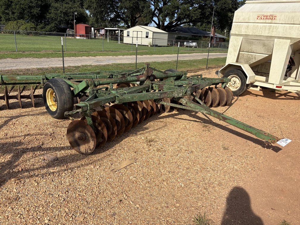John Deere 14' Pull Type Disc