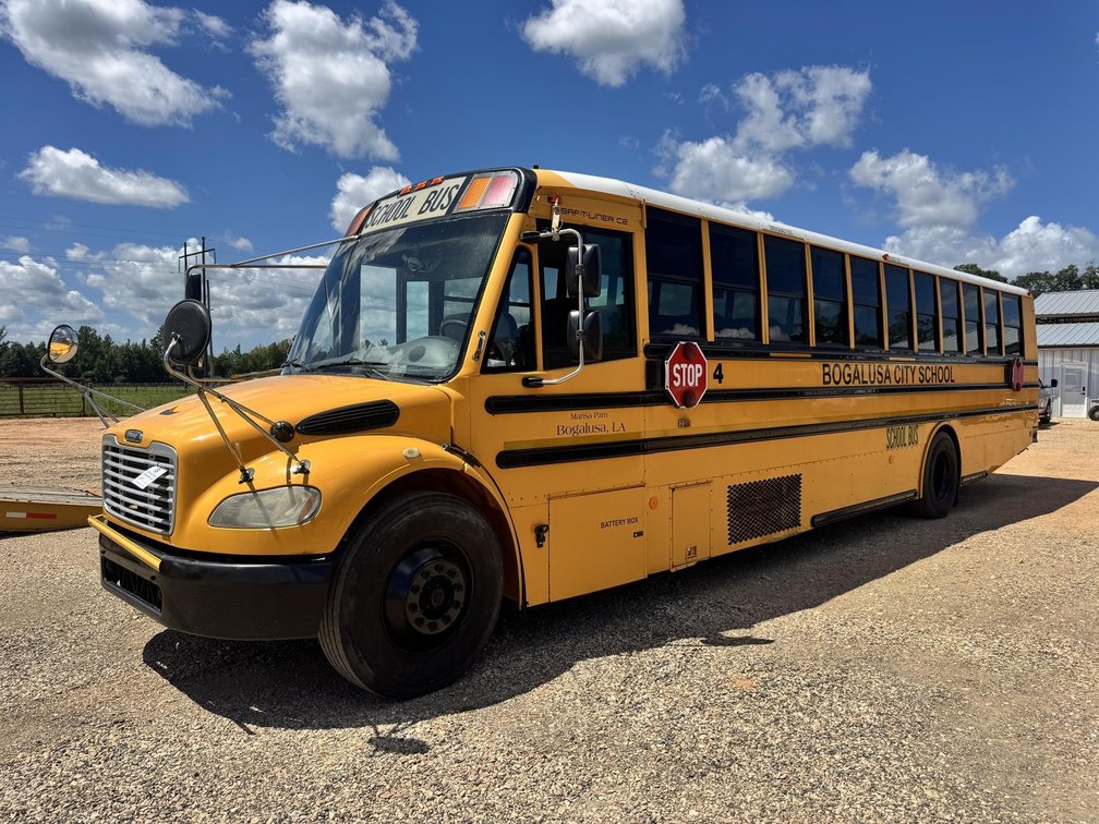 2010 Freightliner B2 Bus