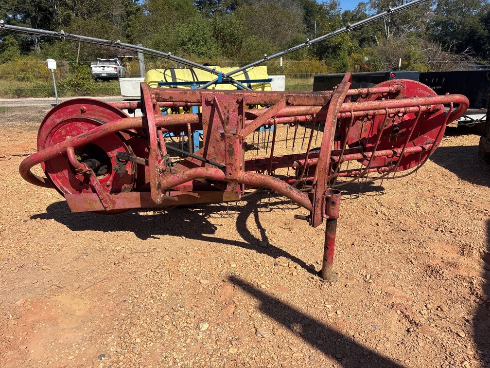 Massey Ferguson Rolabar Hay Rake
